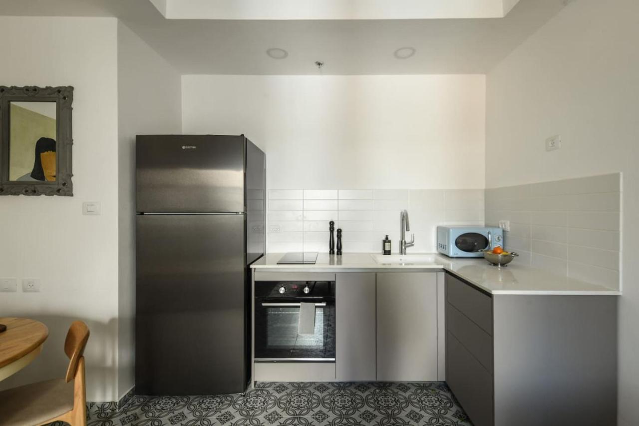 Homey 2br With Mamad And Spacious Balcony 5-min From By Sea N' Rent Apartamento